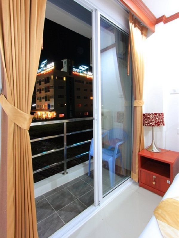 Hotel Phusita House 2 Patong Esterno foto